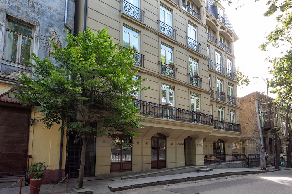 A5 Hotel 32/42