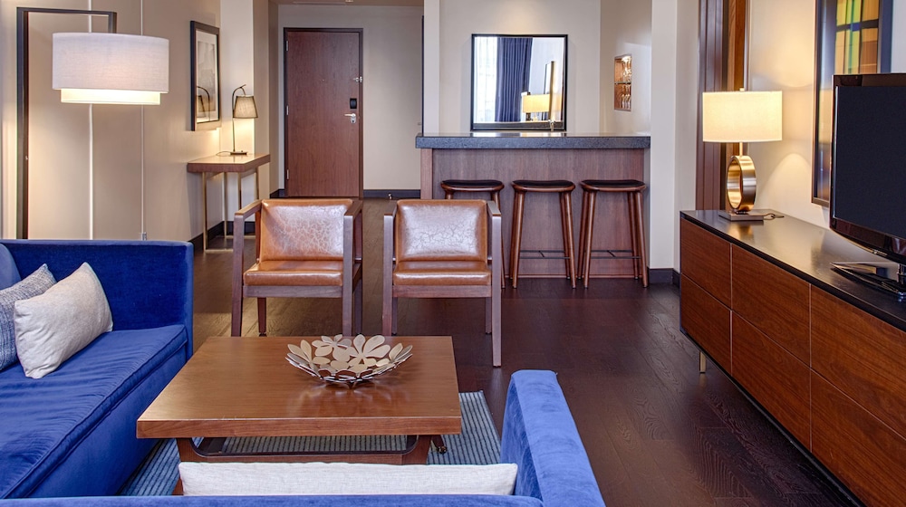 Hyatt Regency 28/59