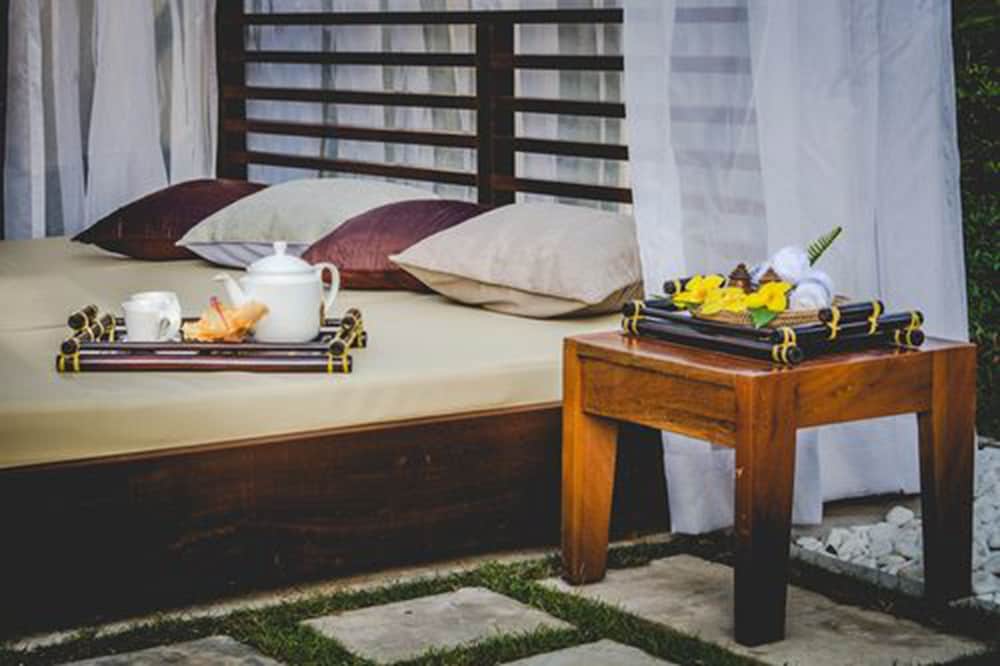 Sahaa Beach Resort 5/48