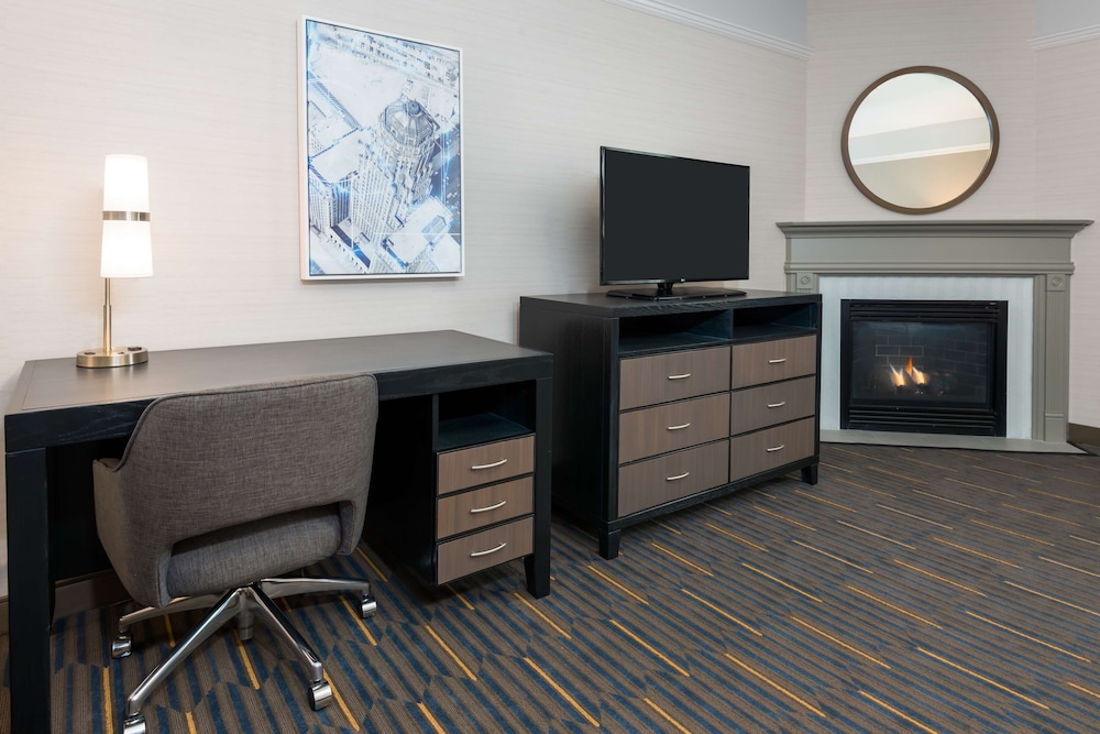 Hampton Inn And Suites Buffalo Downtown 12/52