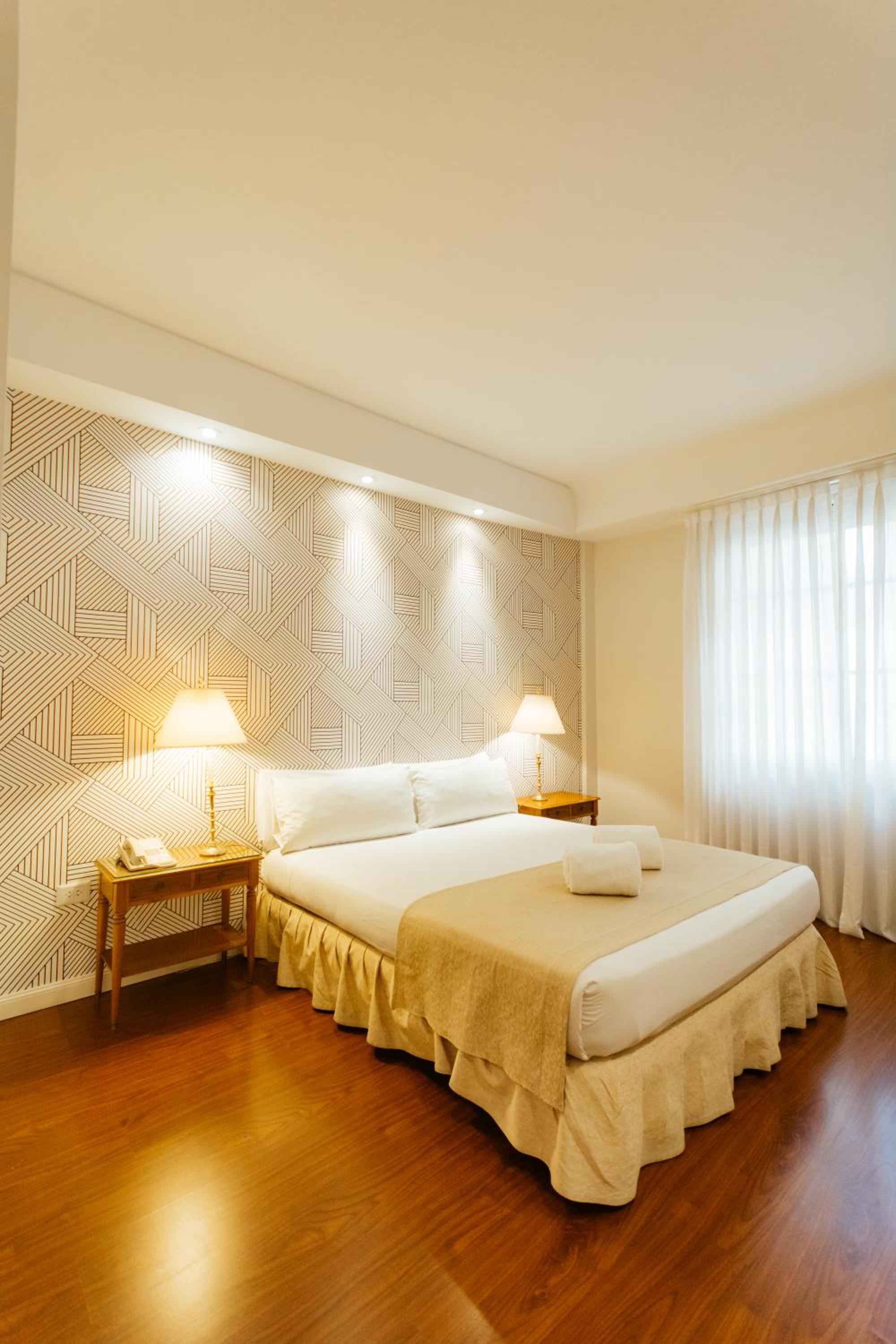 Standard, Double or Twin Bed