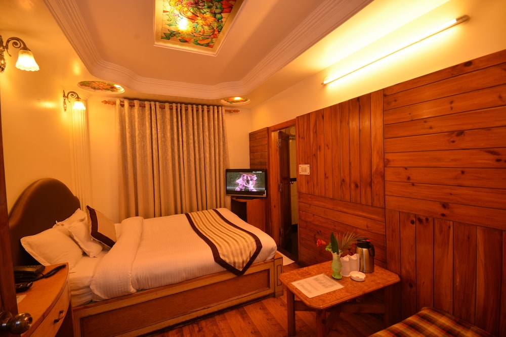Hotel Happy Home 25/50