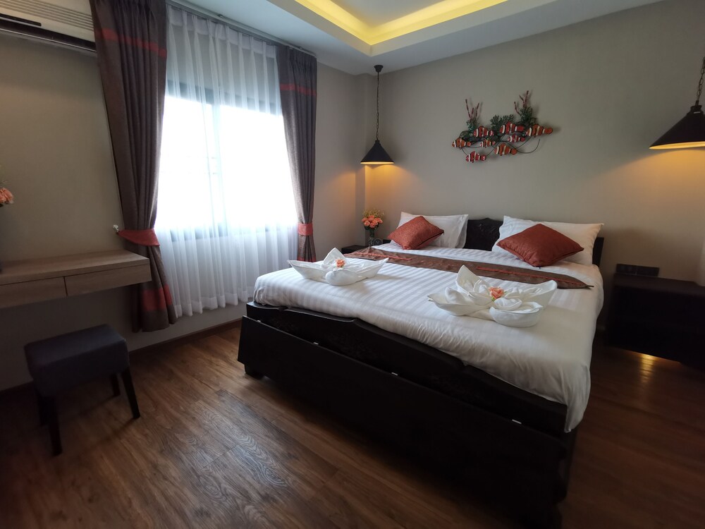 DELUXE, TWIN BEDS