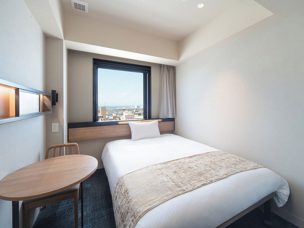 ROOM, DOUBLE BED