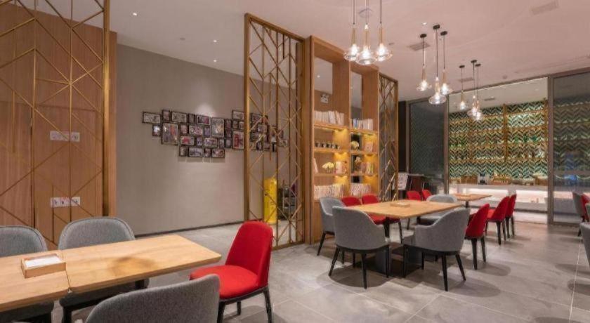 Borrman Hotel (Jining Rencheng District Government Zhongde Plaza) 37/42
