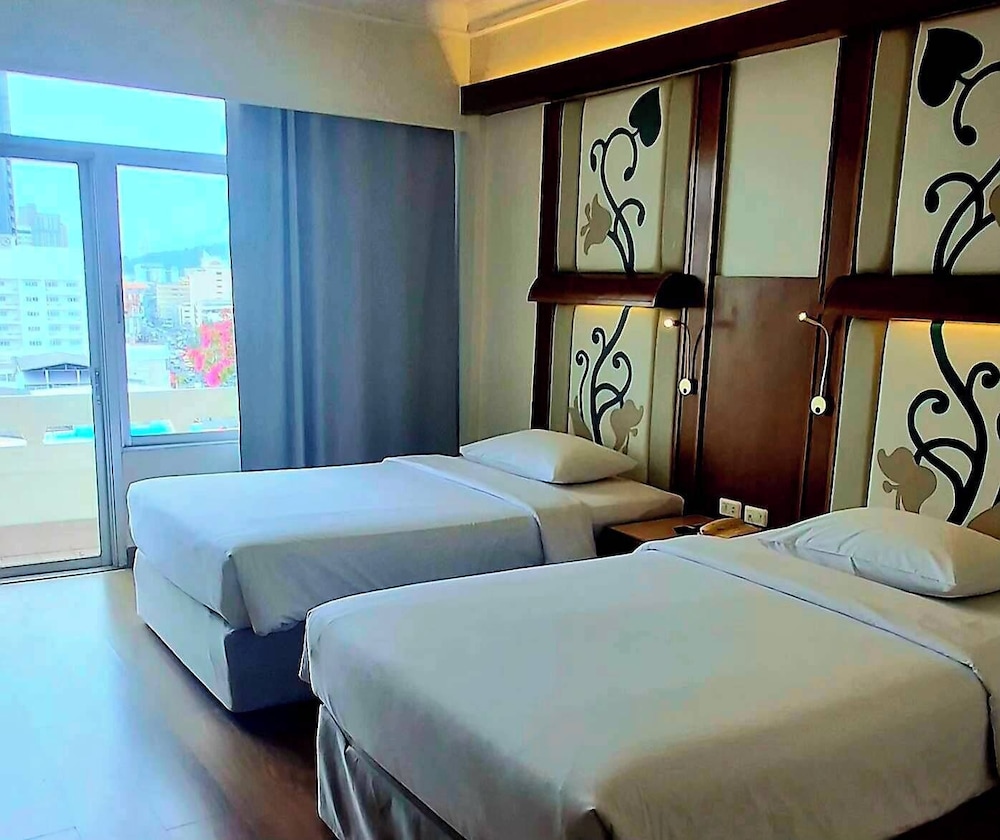 غرفة ديلوكس بسرير مزدوج، Golden Beach Hotel Pattaya 4/10