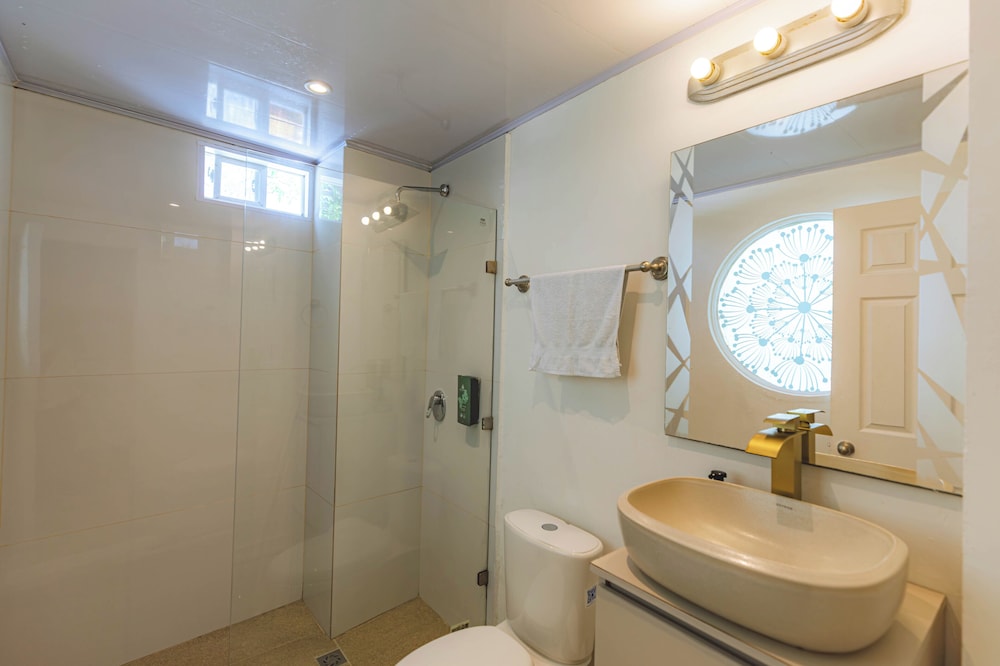Ataraxy Hotel Boutique 49/50