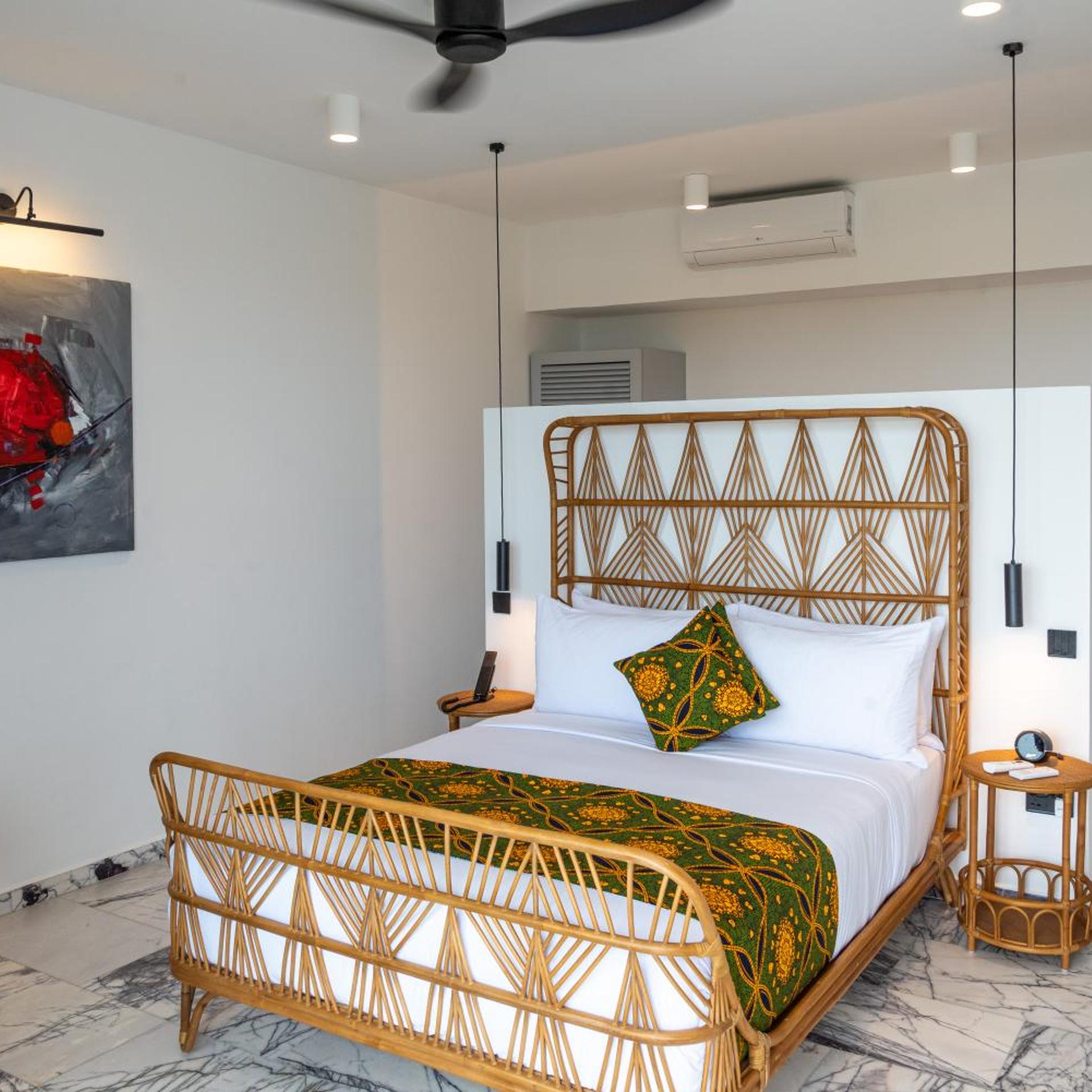 Roof Top, Z2, Suite, Partial Sea View