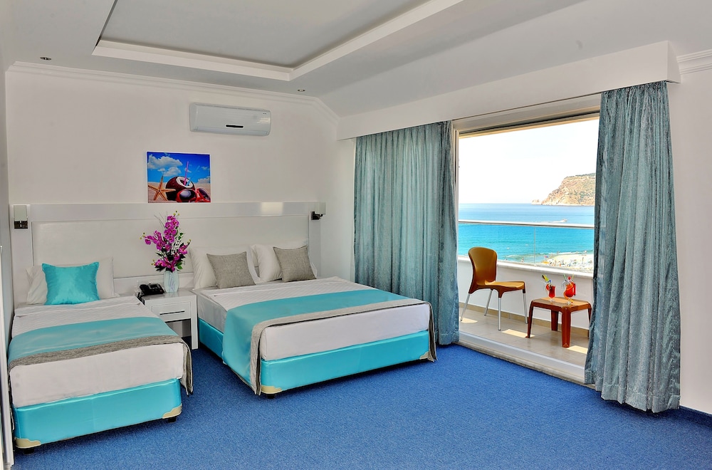 Mesut Hotel 14/45