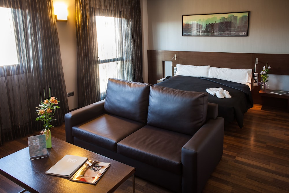 Hotel Tach Madrid Airport 33/59