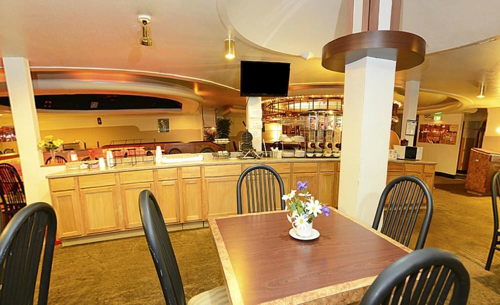 Twin City Inn & Suites Benton Harbor - St. Joseph 35/47