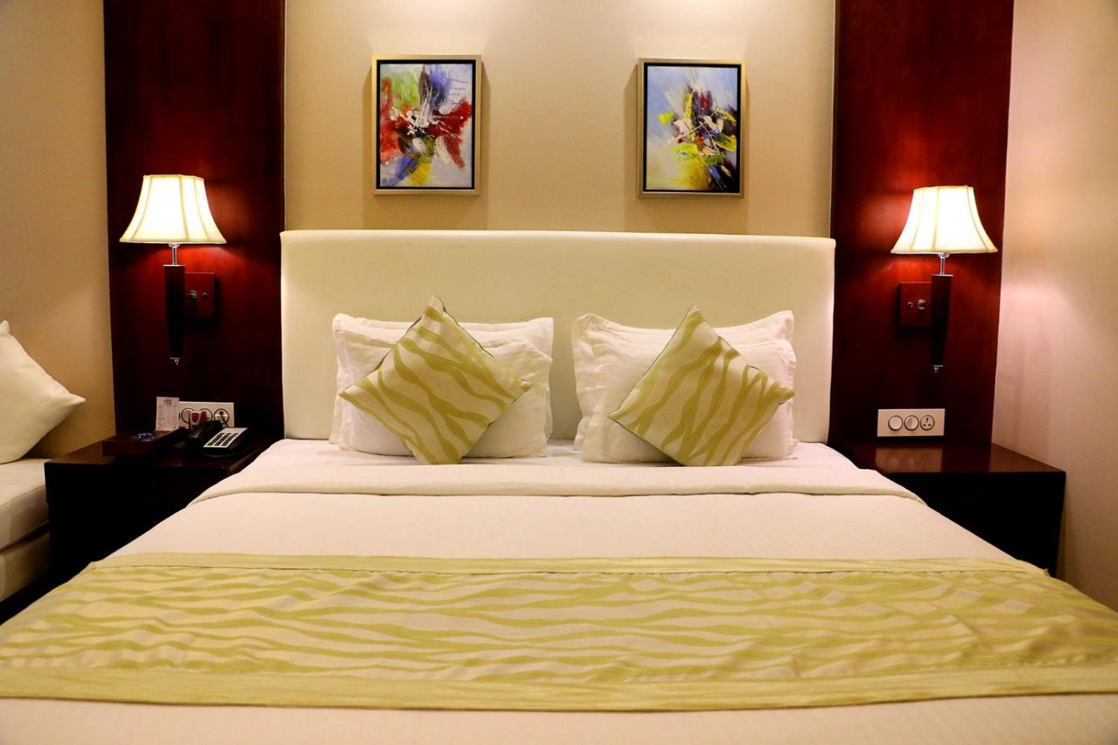 Hotel Trinity Grand 15/29