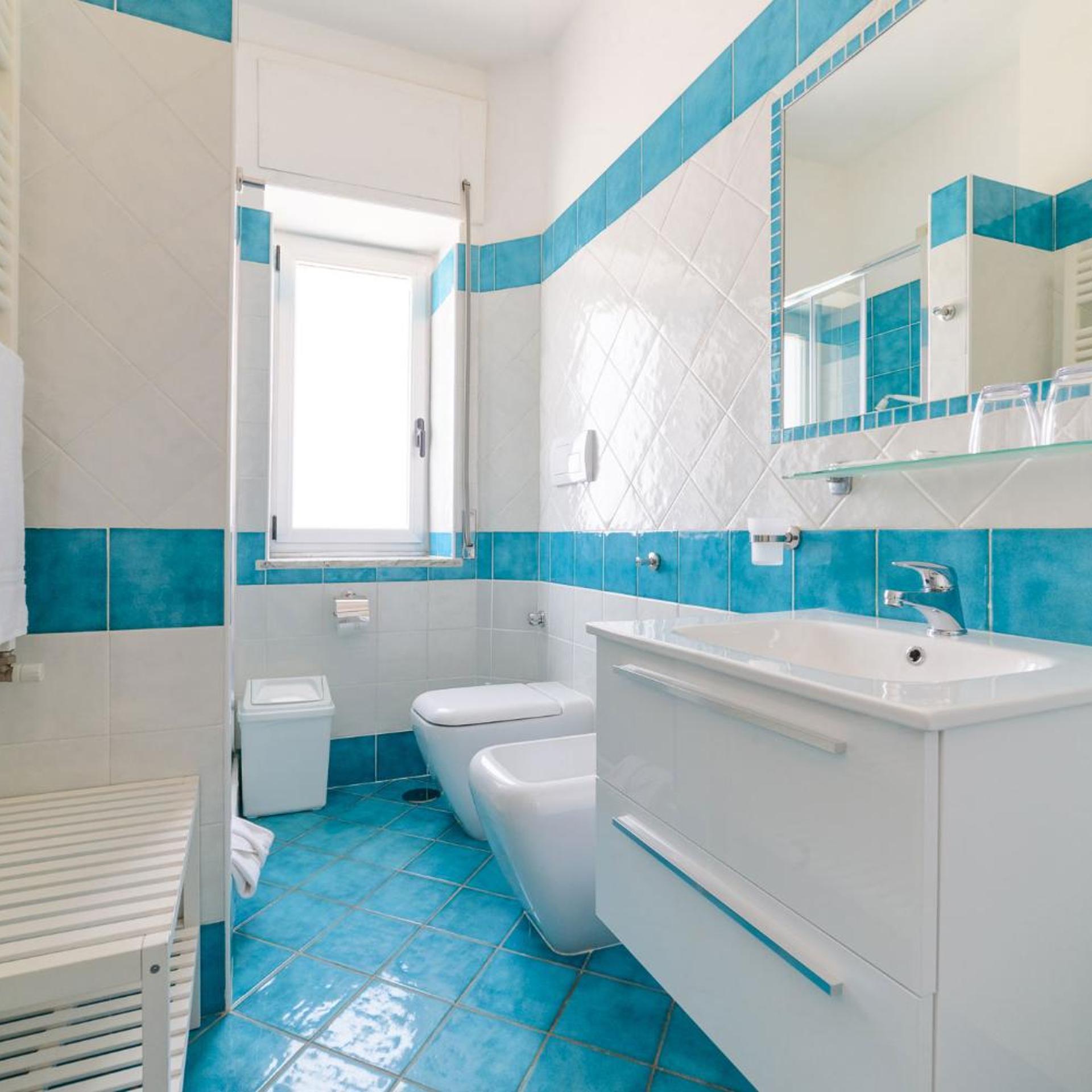 غرفة مفردة بإطلالة على البحر، HOTEL CALANCA 2/2