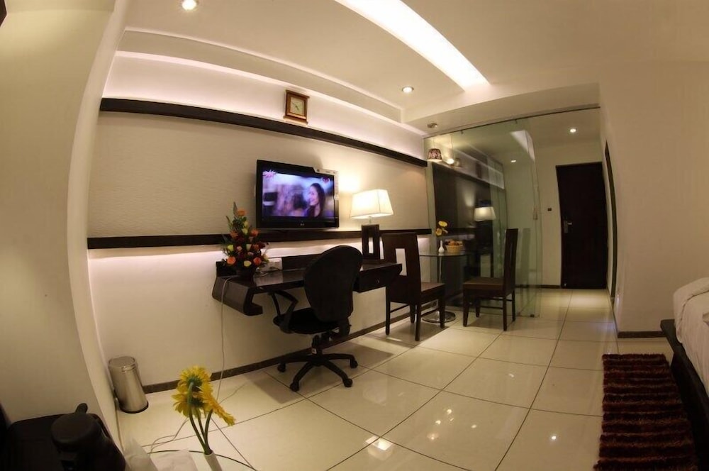 PEARL OF HEAVEN THE HOTEL 29/40