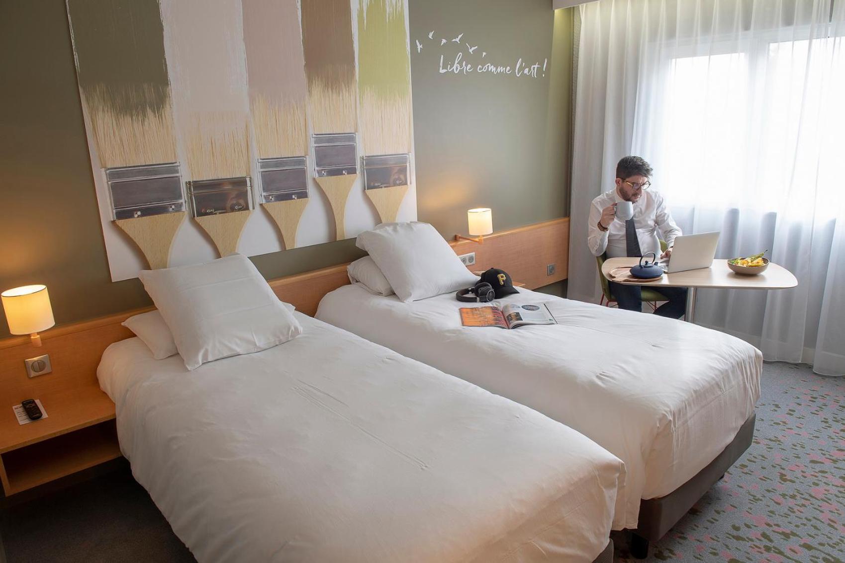Standard, Double or Twin Bed