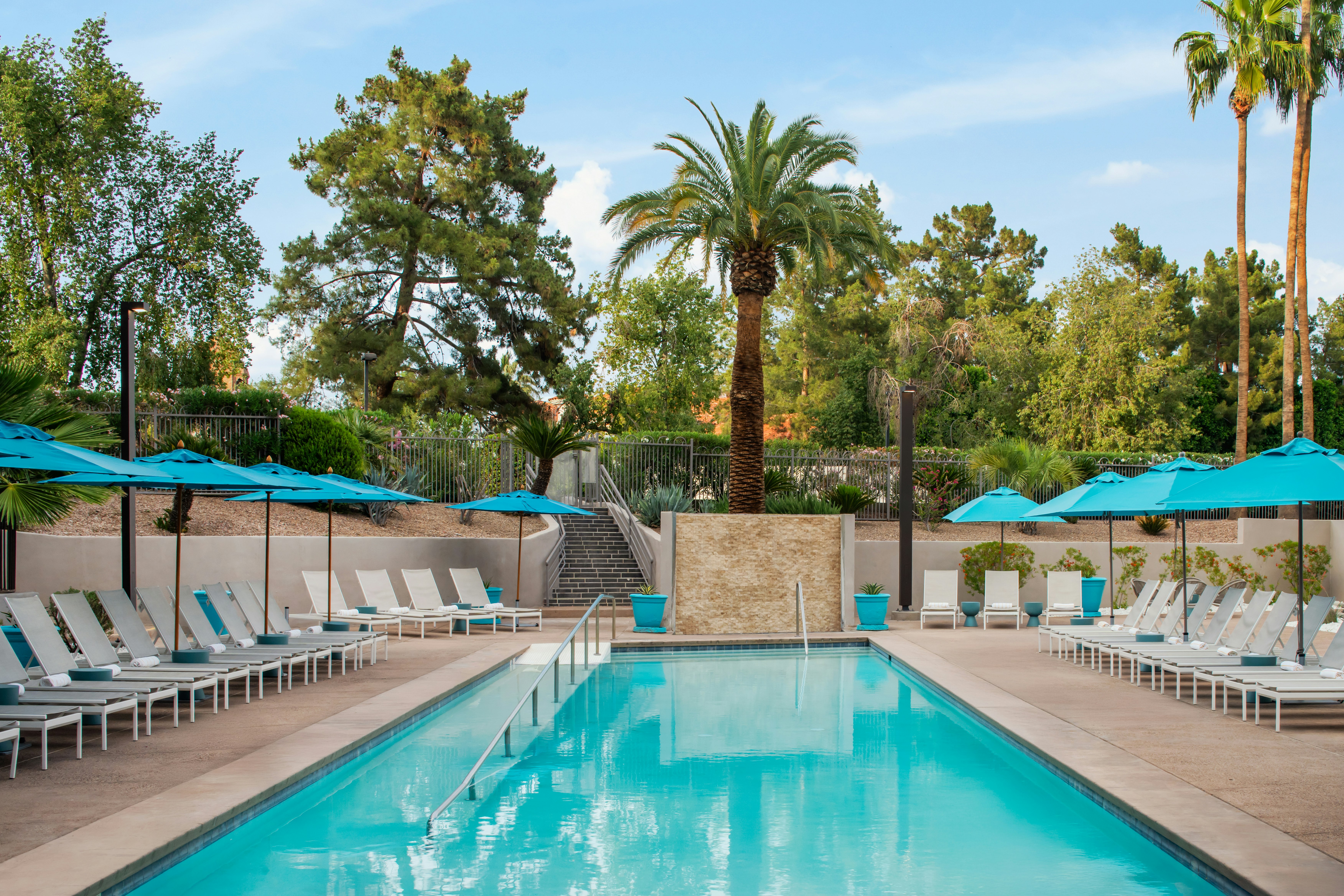 Embassy Suites by Hilton Phoenix Biltmore 42/45