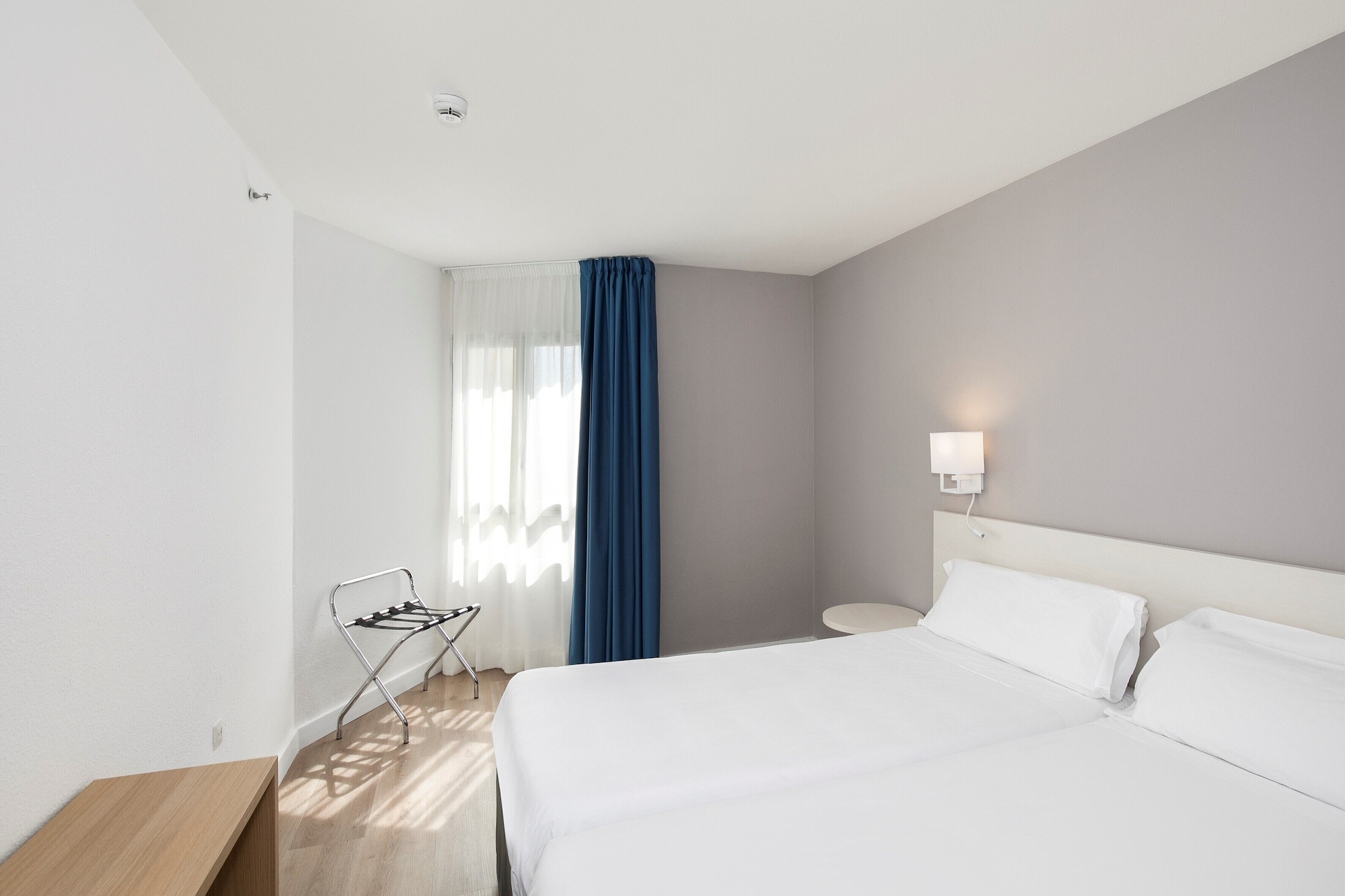 2 Bedrooms, Apartment, Twin Beds, Sea Front, Sofa