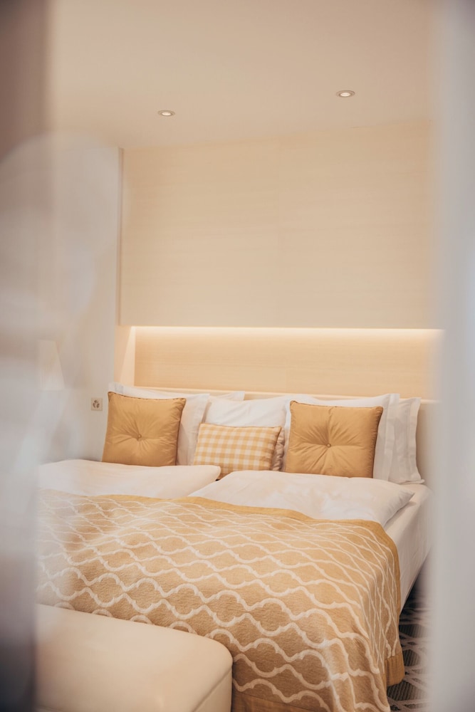 SPA, SUITE