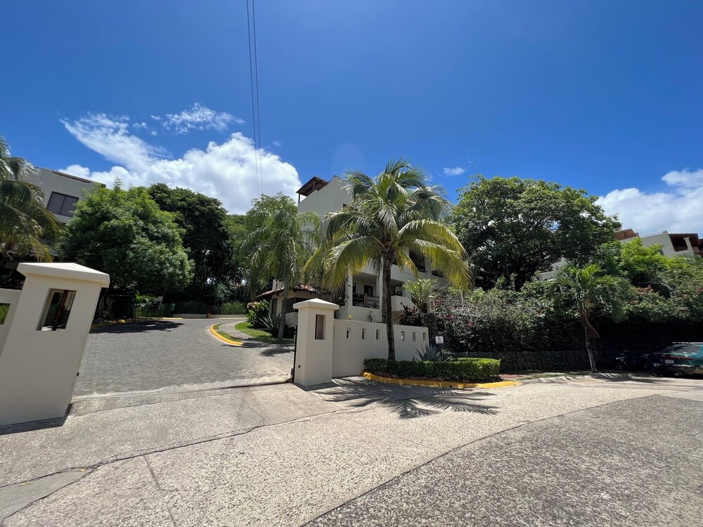 Tropical Gardens 39/48