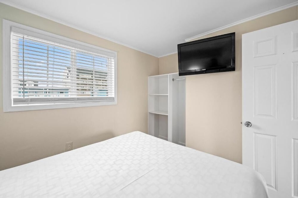 Madison Beach Motel 14/42
