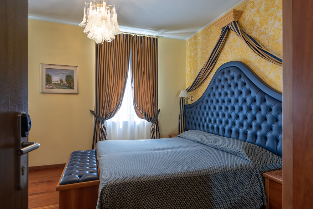 Standard, Double Bed