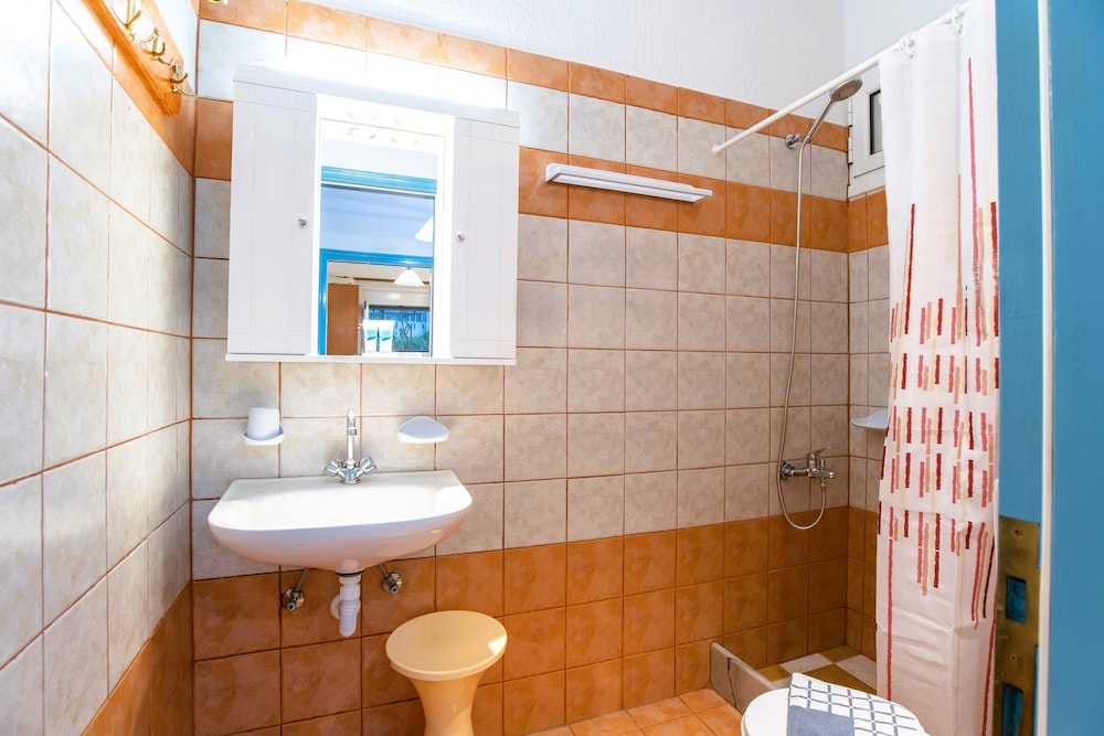 Kontaratos Studios & Apartments 44/50