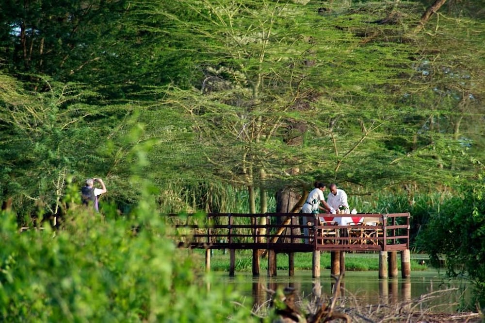 Voyager Ziwani Tented Camp 28/43