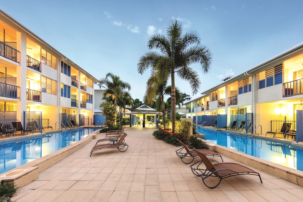 Silkari Lagoons Port Douglas 10/67