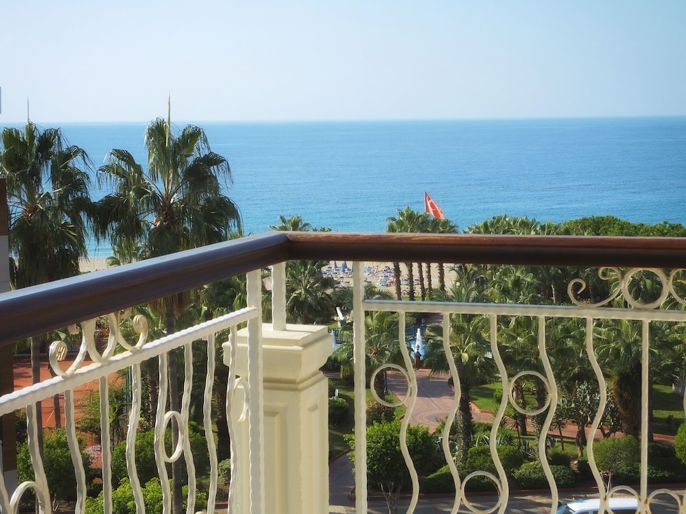 Riviera Hotel & Spa 8/55