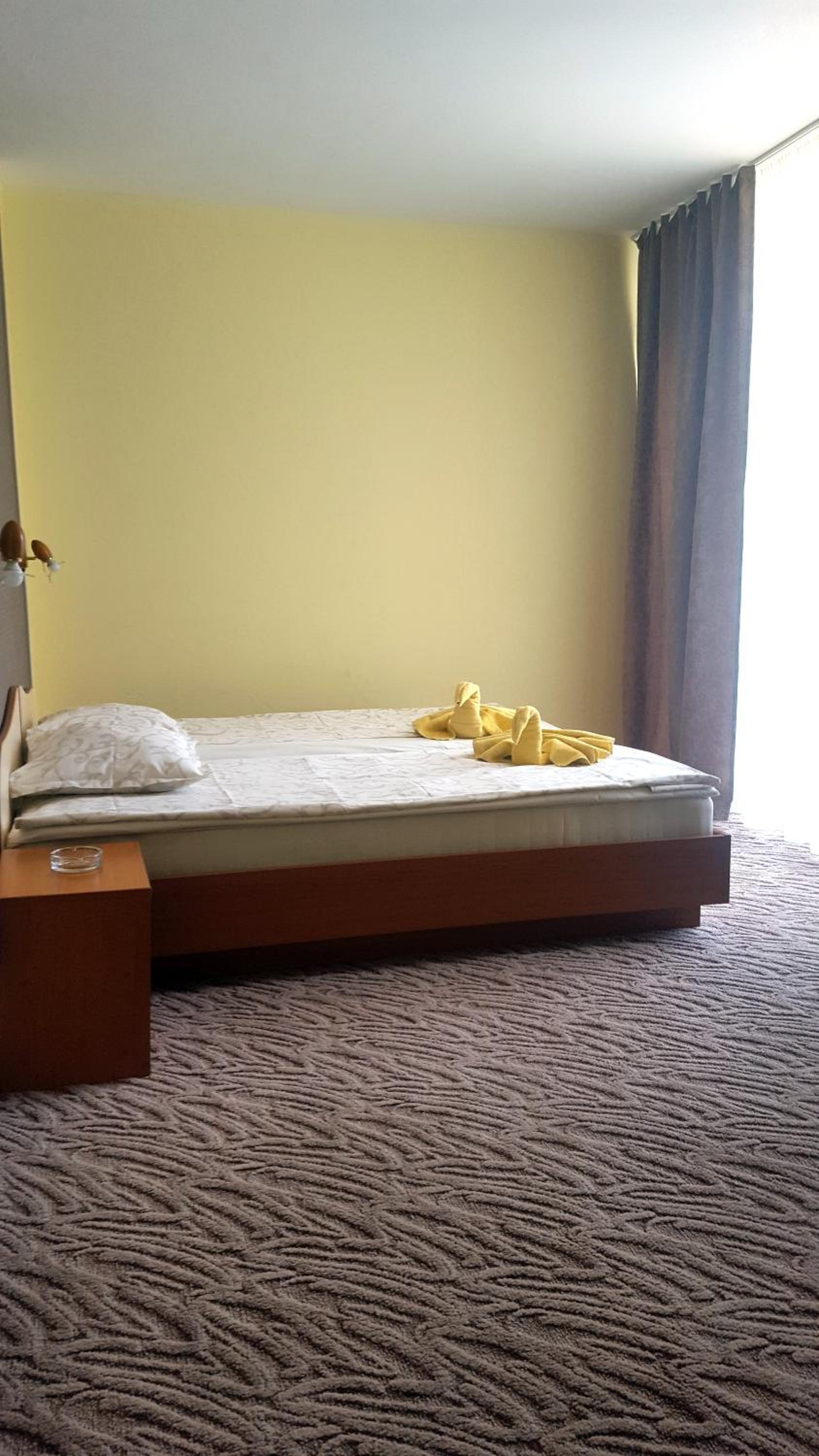 Balaton Hotel 39/52