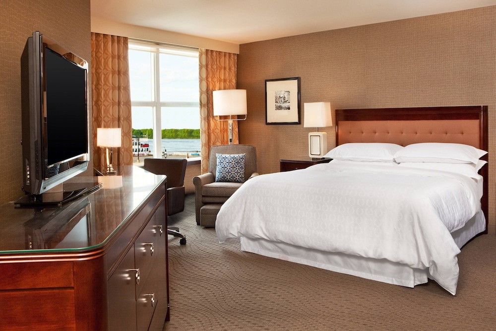Sheraton Portsmouth Harborside 9/47