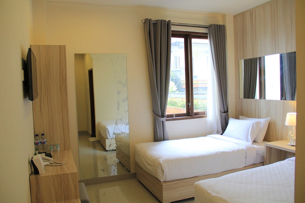 3 BEDROOMS, VILLA