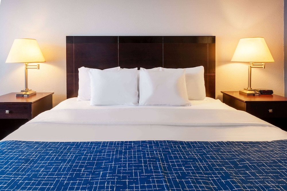 Travelodge by Wyndham Charles Town / Harpers Ferry 18/28