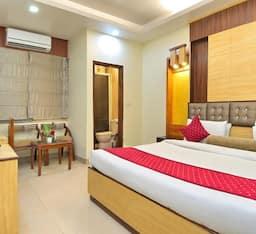 Super, Deluxe, Double or Twin Bed