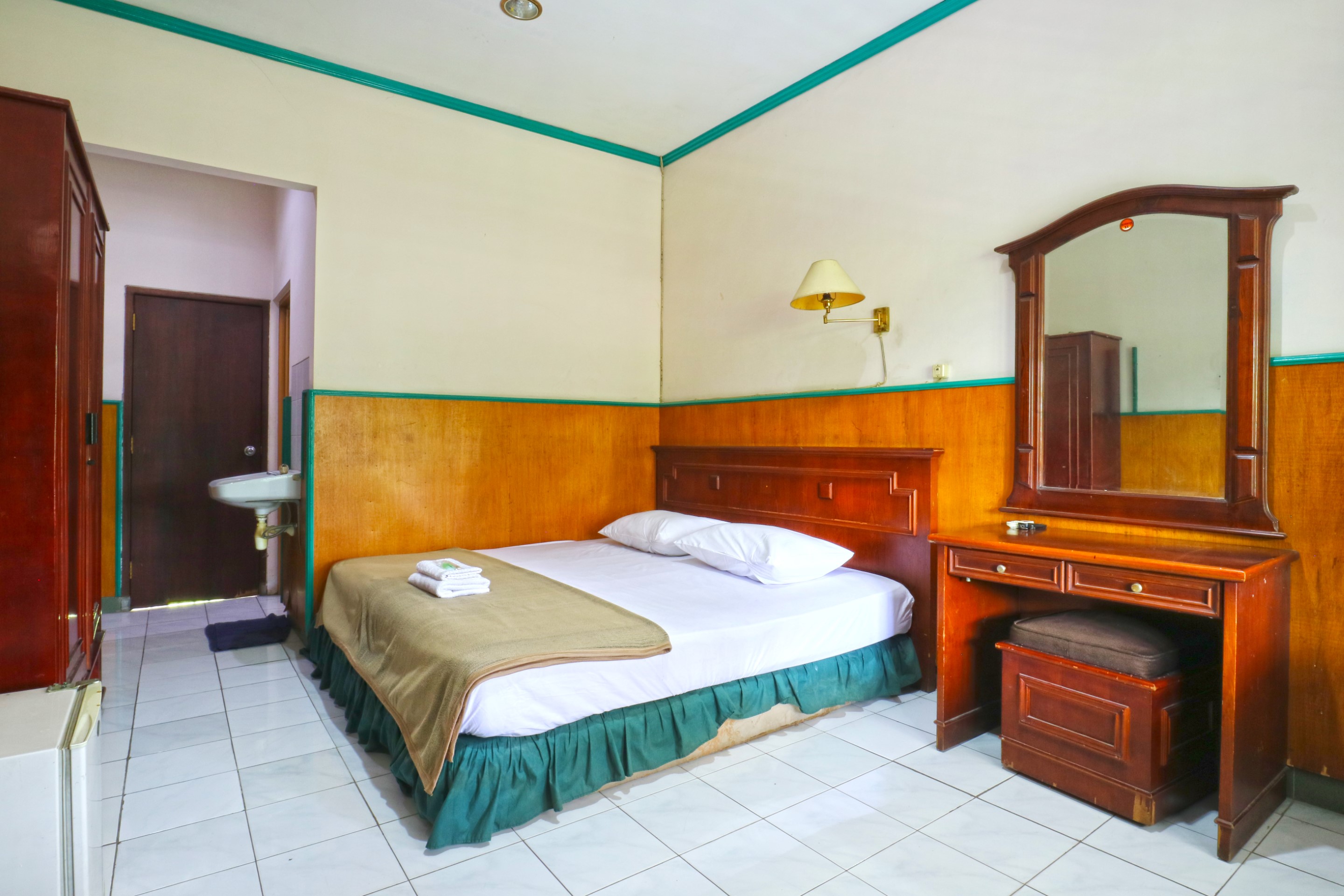 Hotel Shabine 10/19