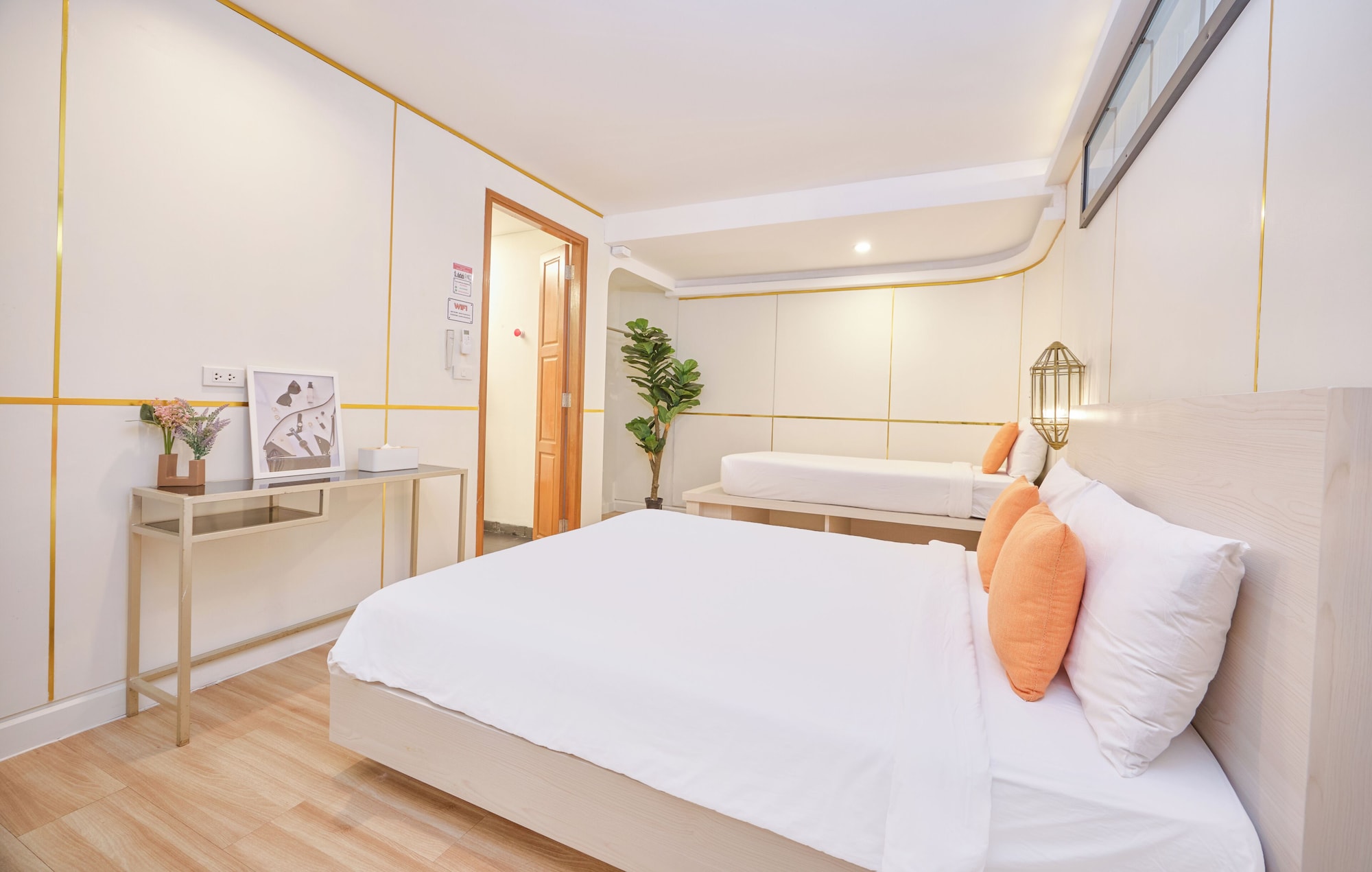 4 BEDROOMS, PENTHOUSE SUITE