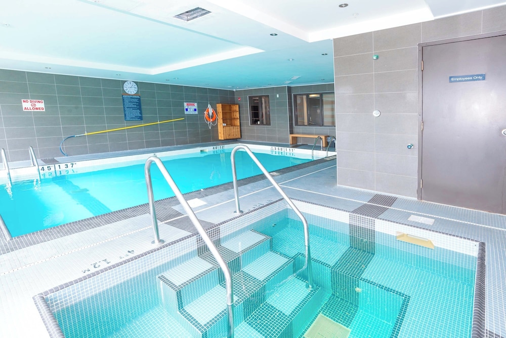 swimming pool spa
