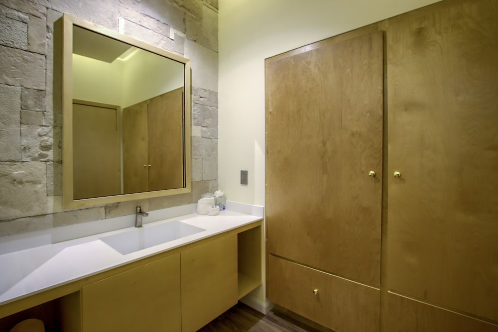 Bottega Hotel Boutique 46/50