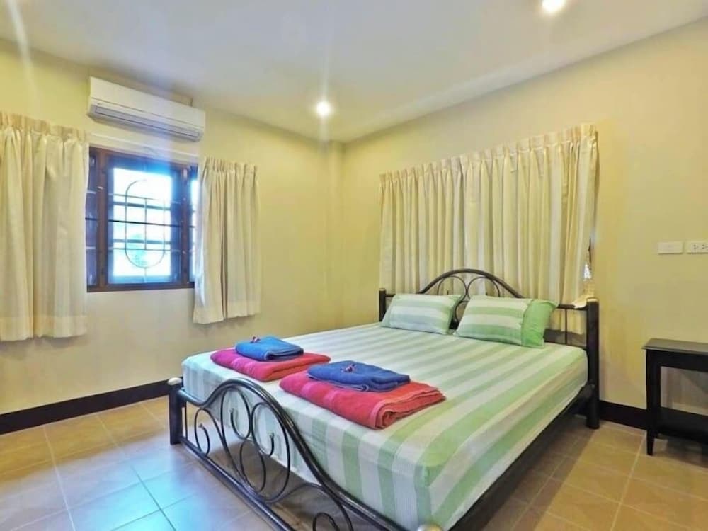 Krisada Beach Resort 20/56