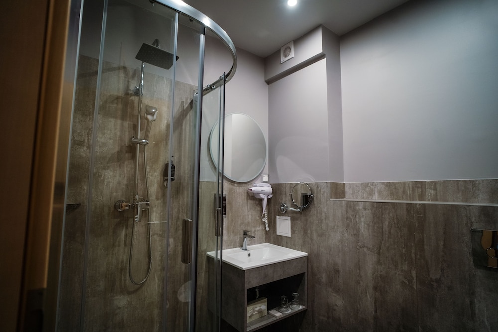CIVITAS BOUTIQUE HOTEL 27/79