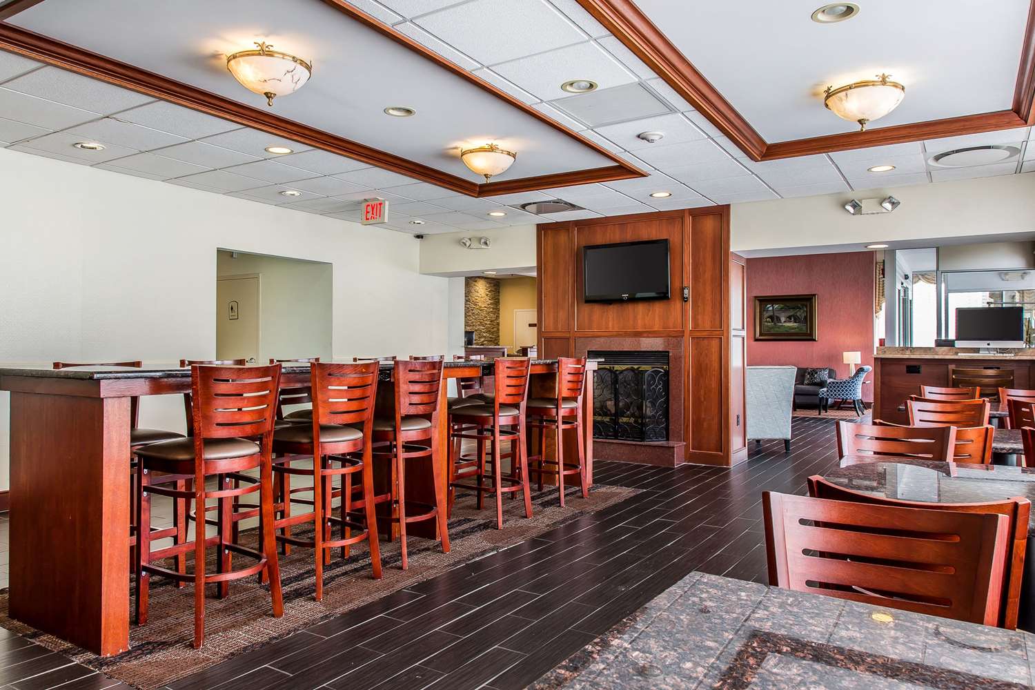 Hamden Hotel & Suites 24/26