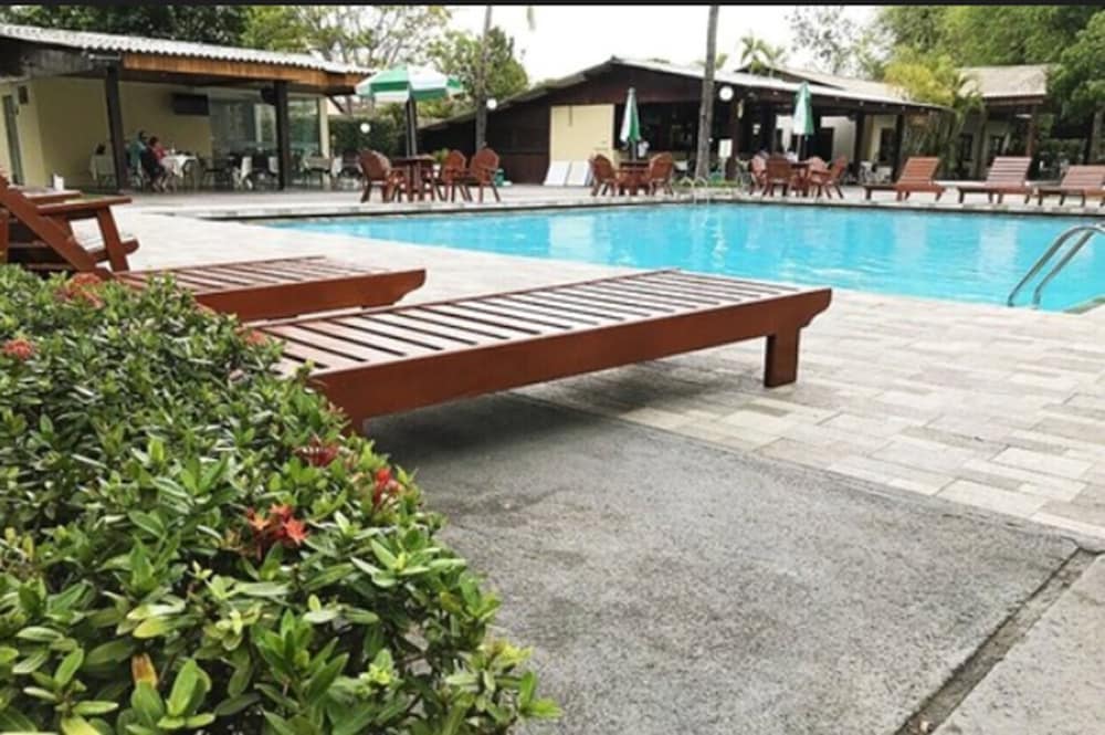 AIPANA PLAZA HOTEL 32/34
