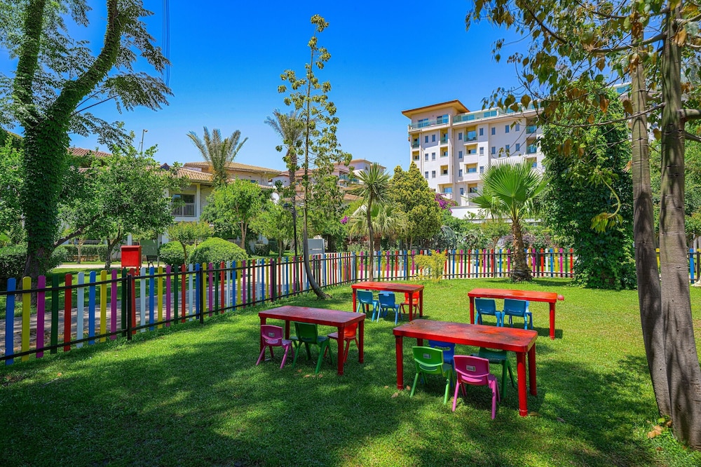 Belconti Resort Hotel 78/87