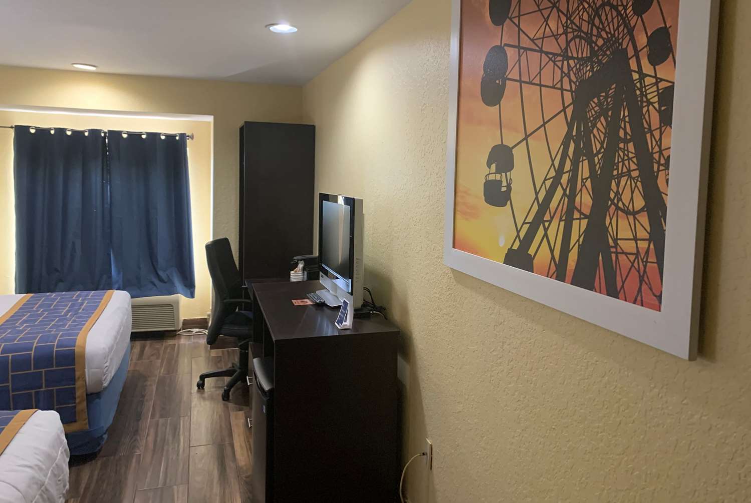 Days Inn And Suites By Wyndham Tampa Raymond James Stadium 34/51
