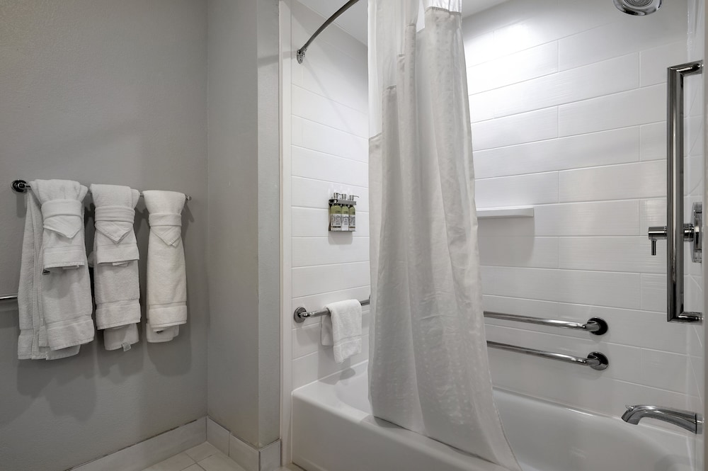 Holiday Inn Express Hotel And Suites Lufkin South 25/68