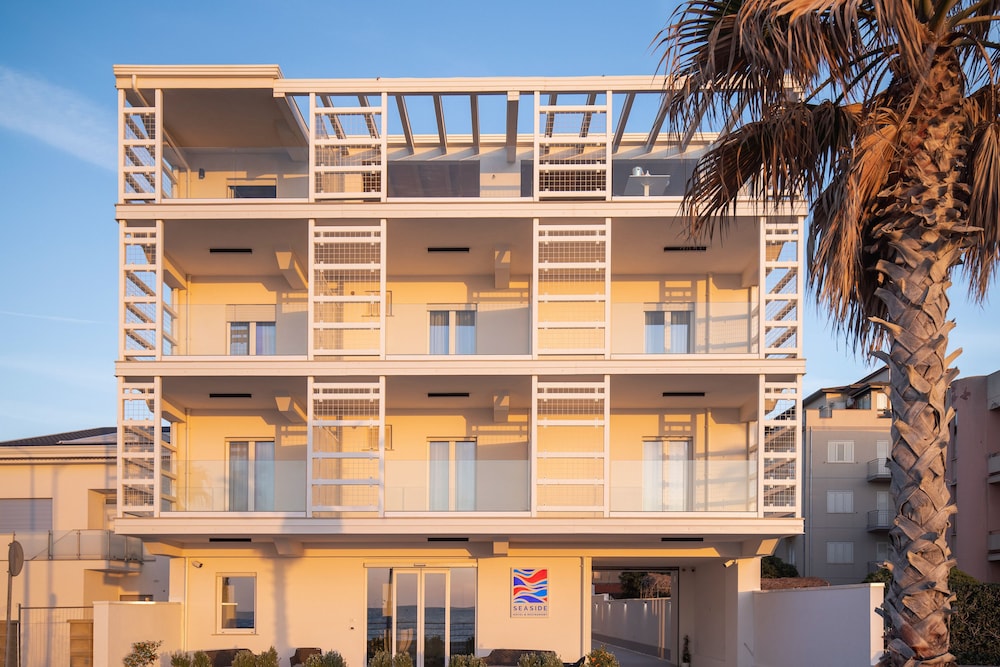 Seaside Hotel 1/42