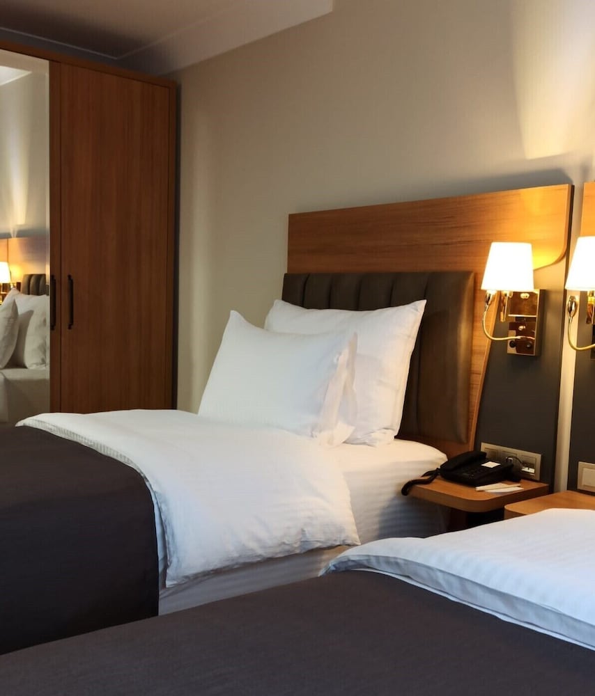 Ak Life Hotel & Suit 23/39