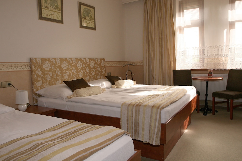 Hotel Roudna 20/69