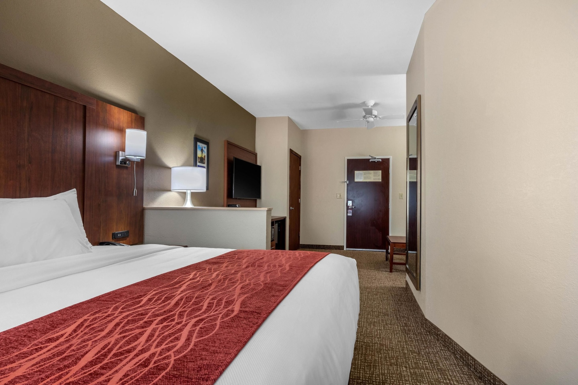 UPGRADE, SUITE, KING BED