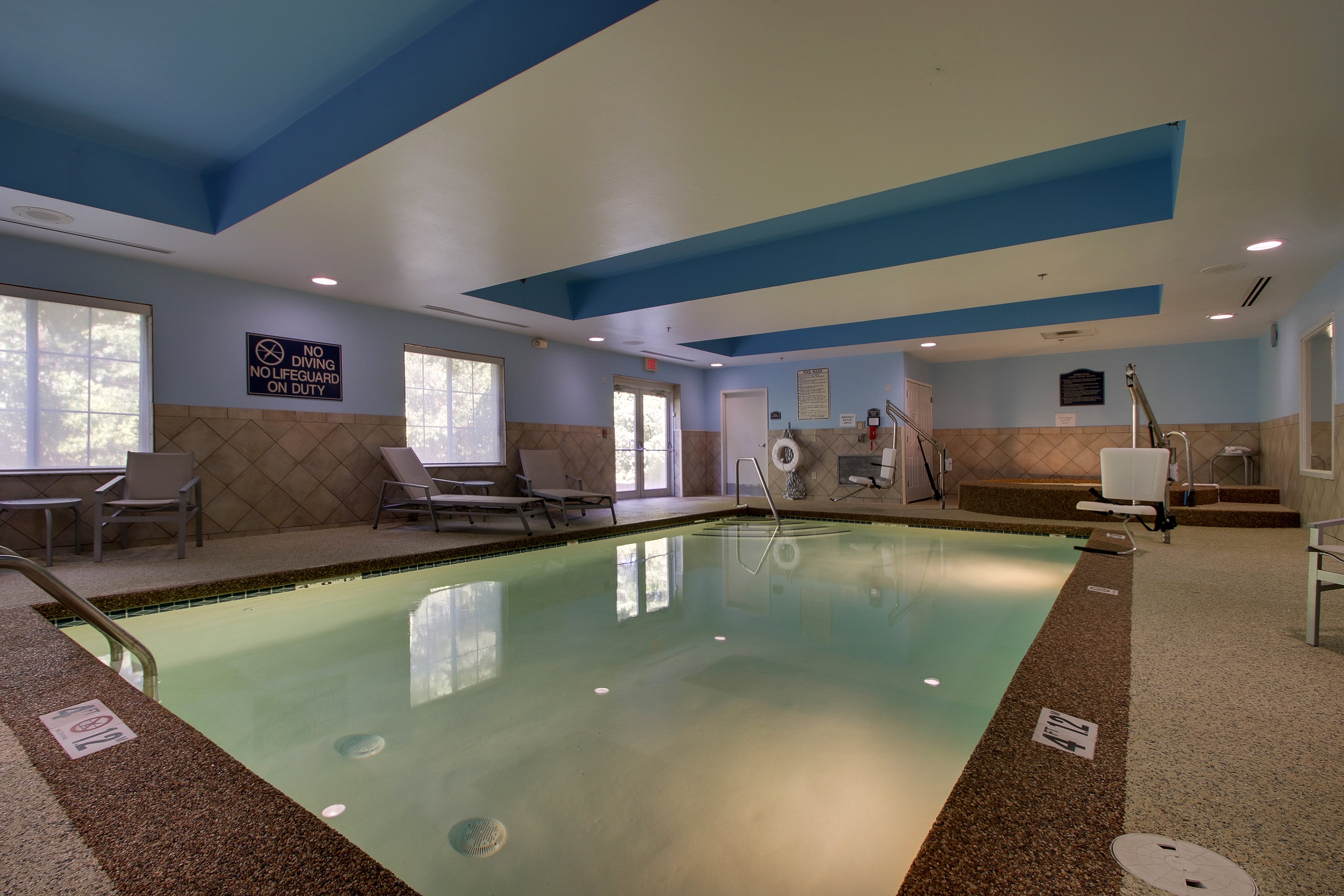 Holiday Inn Express Hotel Suites Middleboro Raynham 31/51